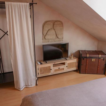 Cozy Apartment In The Heart Of The Historic City Bratislava Exterior photo