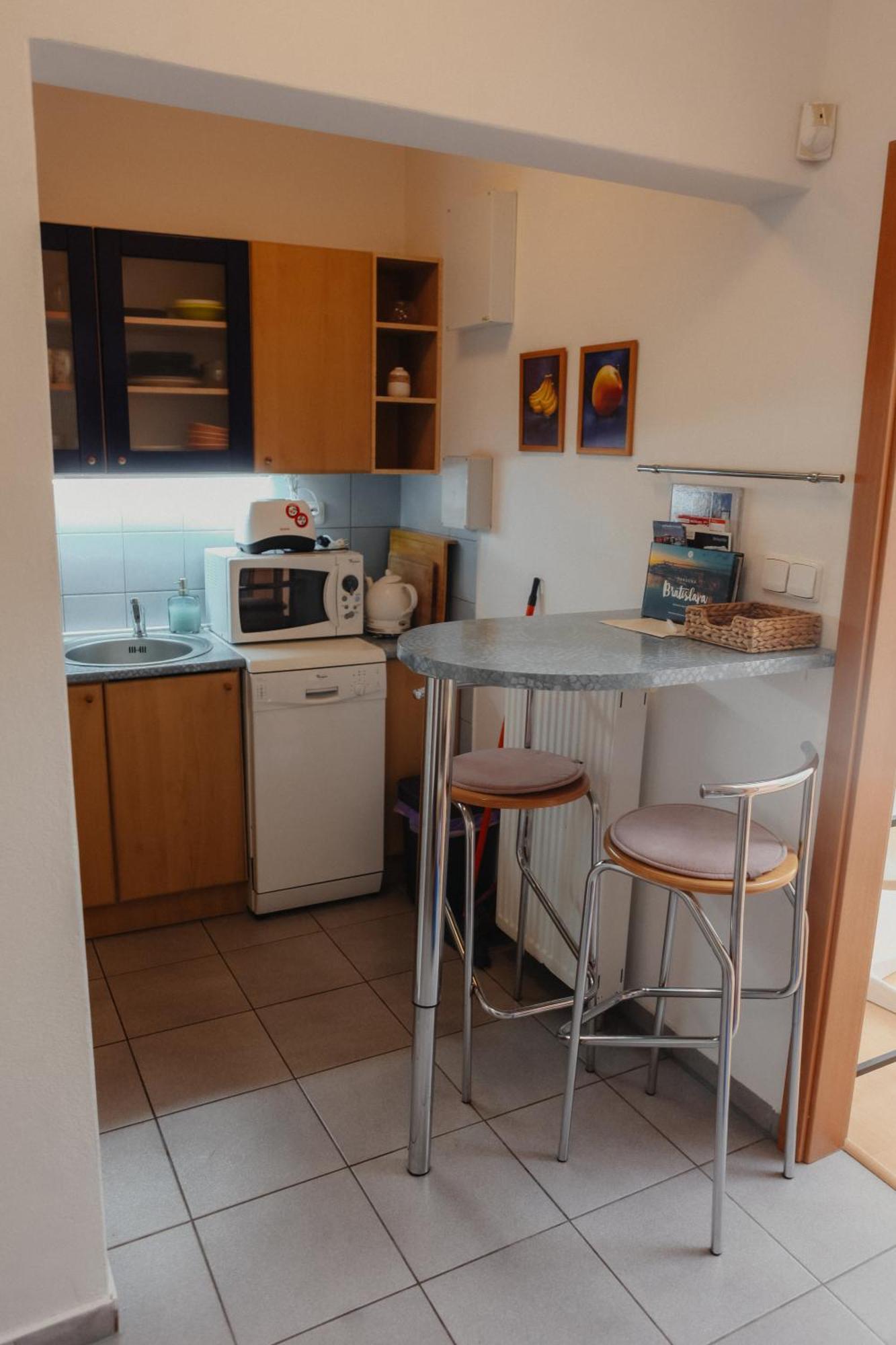 Cozy Apartment In The Heart Of The Historic City Bratislava Exterior photo