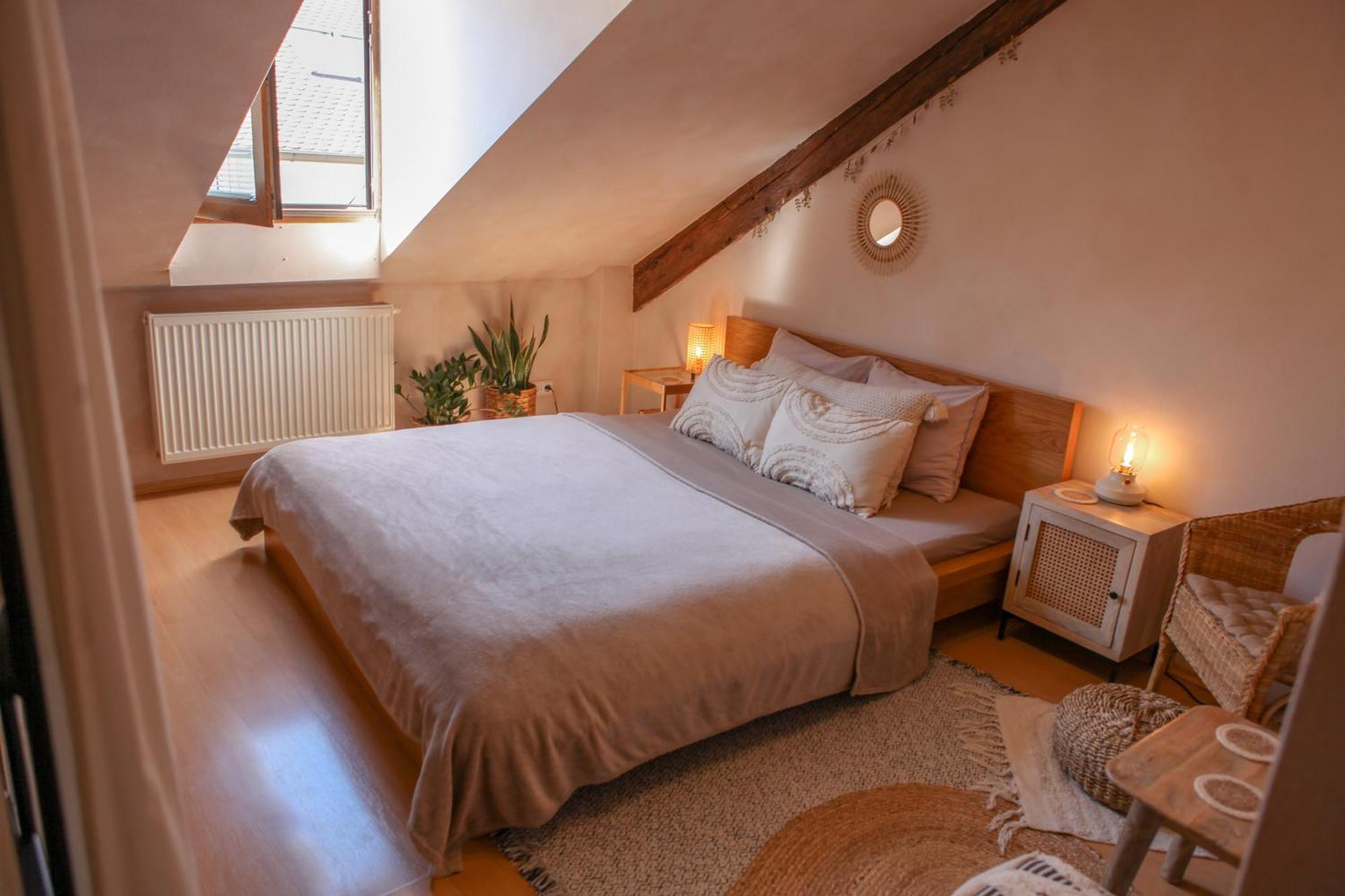 Cozy Apartment In The Heart Of The Historic City Bratislava Exterior photo